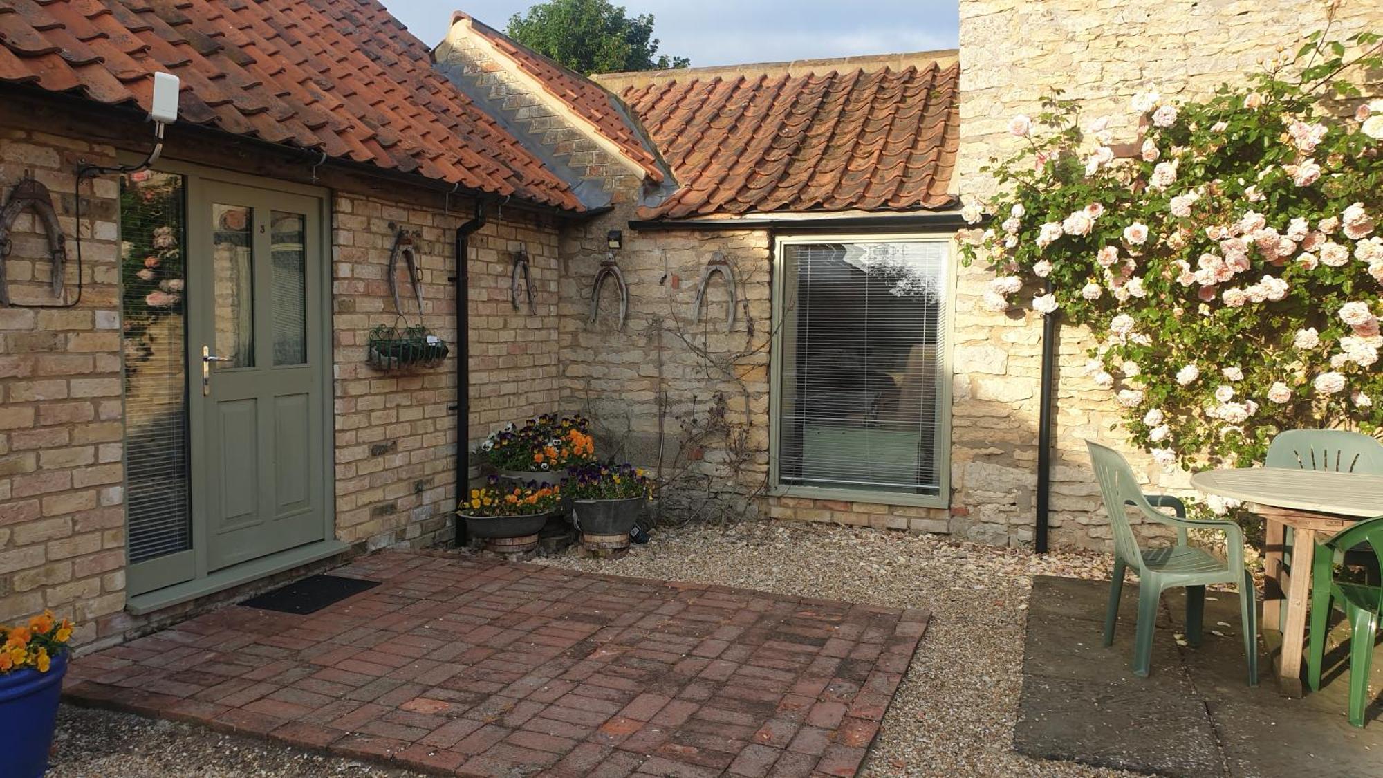 Escape To The Country * Lincoln